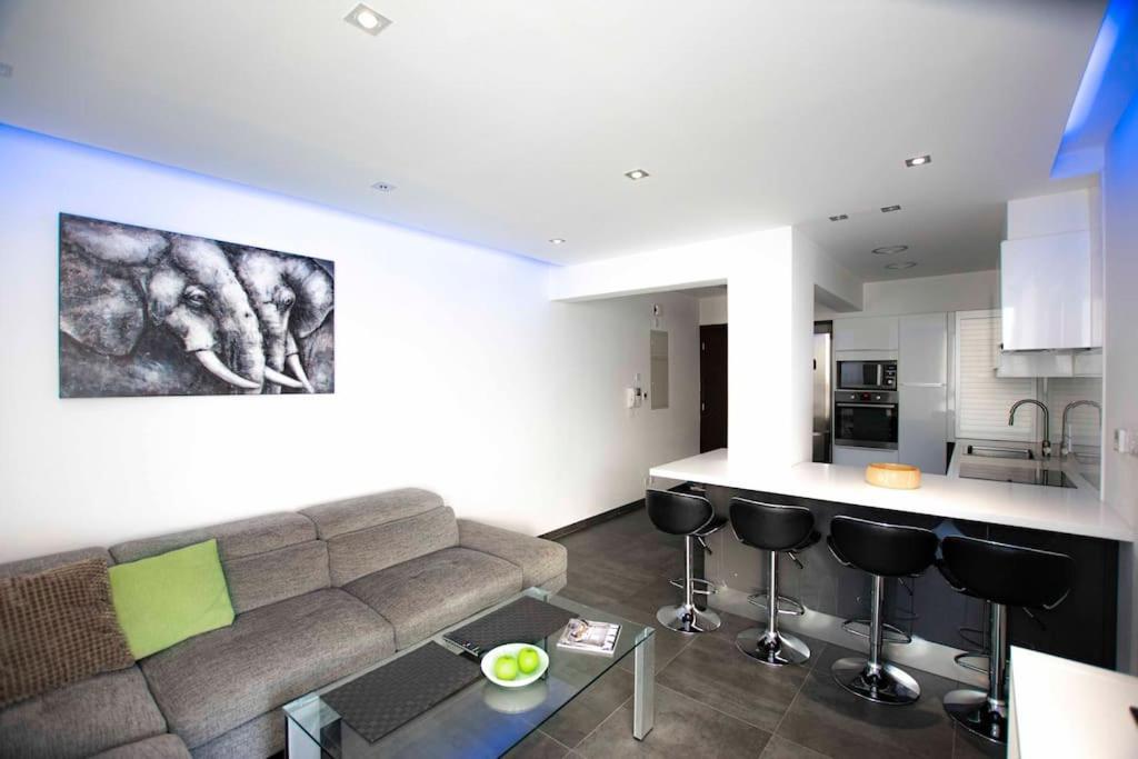 Glabur Stays - The Amazing 1 Bdr - Executive Apt Nicosia Center Free Parking & Wifi Kültér fotó